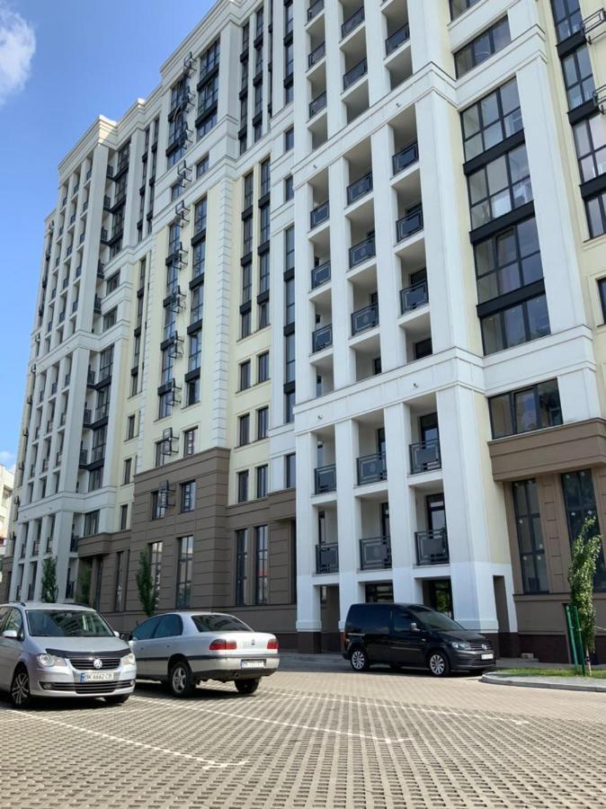 дизайнерський центр Vip: стильне з електрозаправкою * Rivne