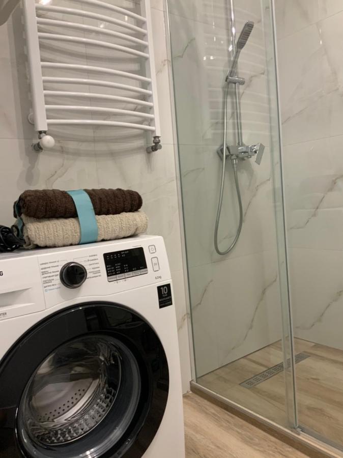 дизайнерський центр Vip: стильне з електрозаправкою Apartment Rivne