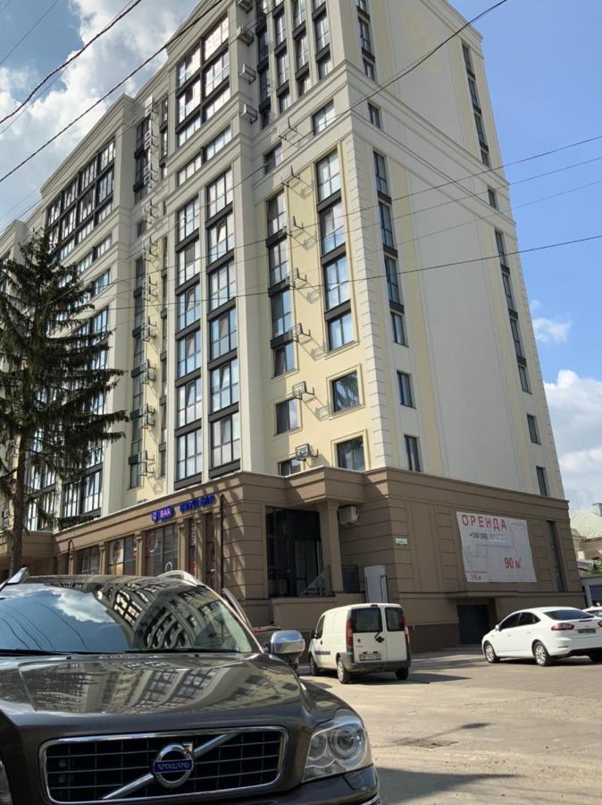 Apartment дизайнерський центр Vip: стильне з електрозаправкою Rivne