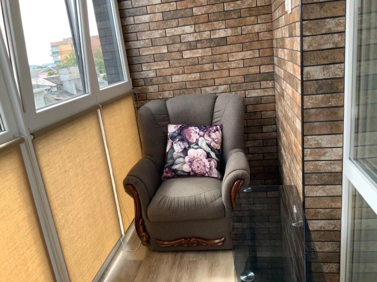 дизайнерський центр Vip: стильне з електрозаправкою Apartment Rivne