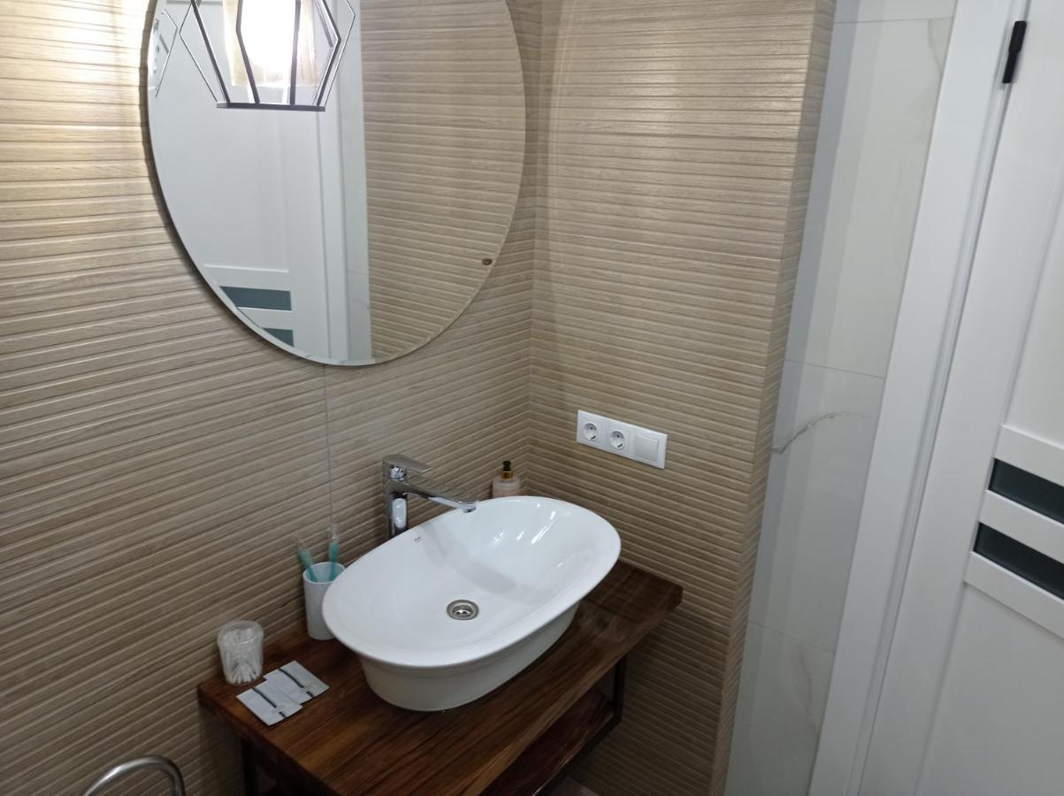 дизайнерський центр Vip: стильне з електрозаправкою Apartment *